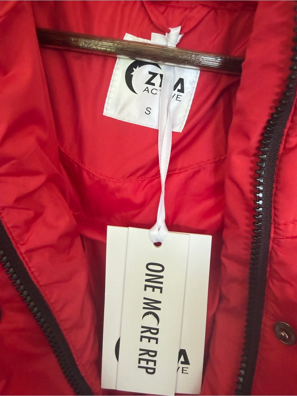 Women's Red Hooded Puffer Jacket - Lightweight Warmth - Picture 8 of 11